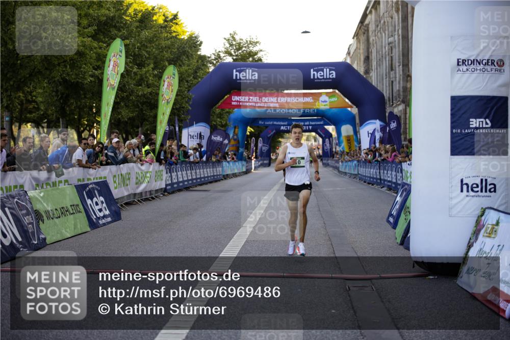 01.09.2024 - BARMER Alsterlauf Kathrin Stürmer Photography http://msf.ph/oto/6969486 01.09.2024 09:33:08 Ziel 2017, 2257, 2422, 2424, 2971, 3273, 3466, 3495, 3733, 3825, 3919, 4174, 4221, 4310, 4407, 4685, 4831, 4859, 4987, 5006, 5009, 5197, 8094, 8145, 8264, 8266, 8280, 10, 4373 meine-sportfotos.de