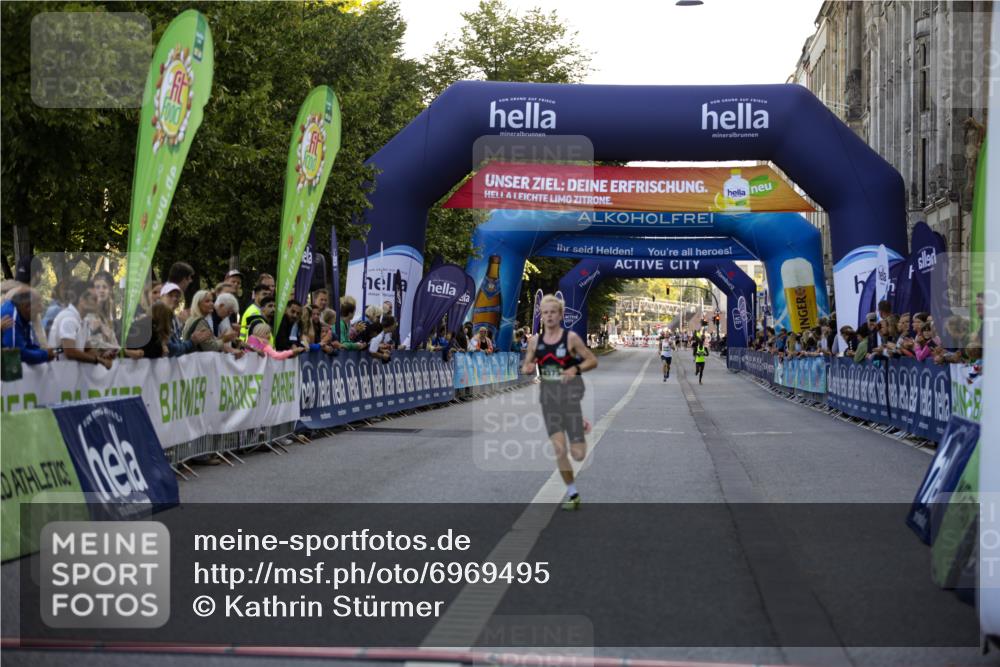 01.09.2024 - BARMER Alsterlauf Kathrin Stürmer Photography http://msf.ph/oto/6969495 01.09.2024 09:33:14 Ziel 2017, 2257, 2422, 2424, 3273, 3466, 3495, 3733, 3899, 3919, 4221, 4685, 4747, 4987, 5006, 5009, 5197, 8094, 8145, 8264, 8280, 10, 4373 meine-sportfotos.de
