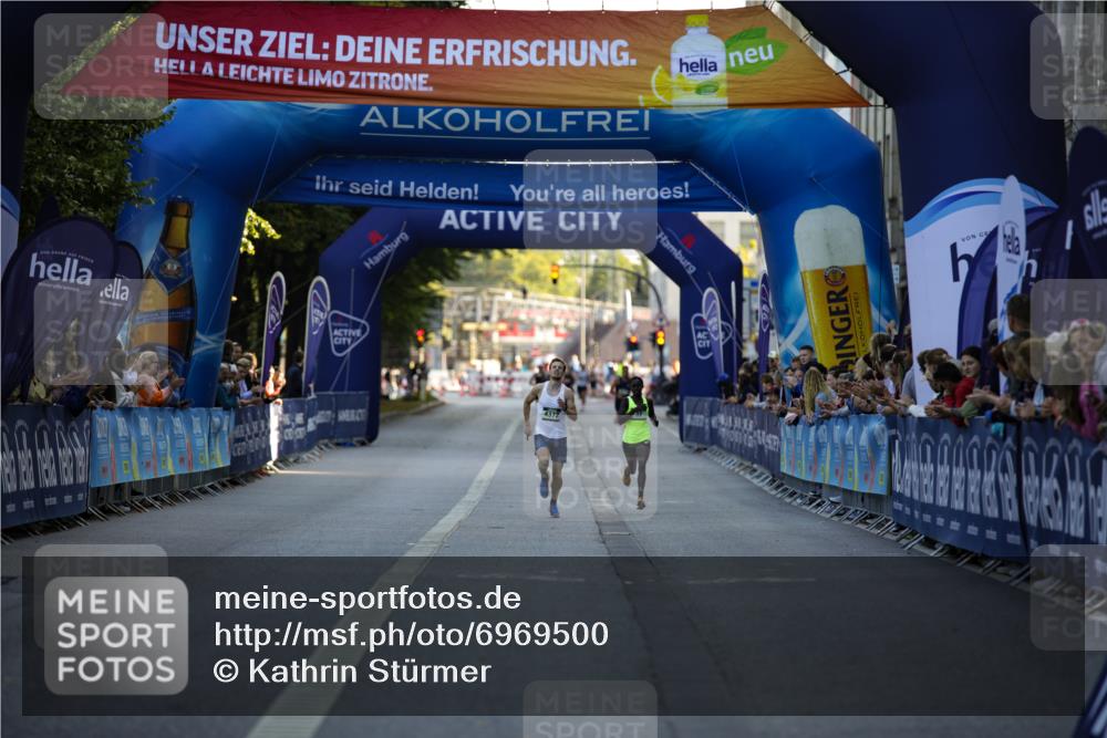 01.09.2024 - BARMER Alsterlauf Kathrin Stürmer Photography http://msf.ph/oto/6969500 01.09.2024 09:33:19 Ziel 2021, 2257, 2422, 3495, 3806, 3899, 4221, 4685, 4747, 4772, 4987, 5006, 5009, 8094, 8145, 8264, 8280, 4372, 4373 meine-sportfotos.de