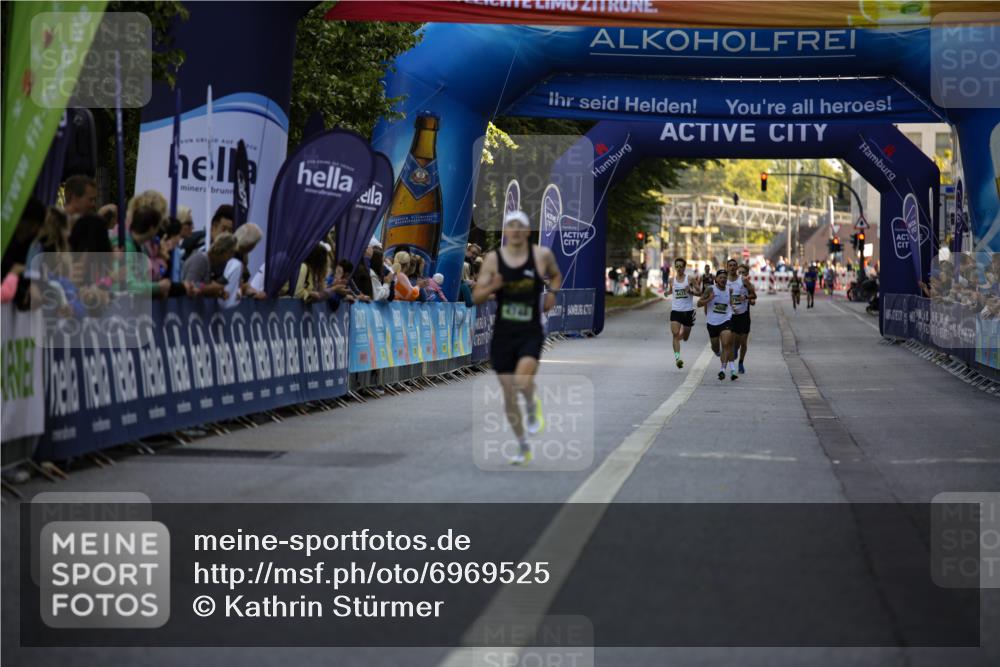 01.09.2024 - BARMER Alsterlauf Kathrin Stürmer Photography http://msf.ph/oto/6969525 01.09.2024 09:33:43 Ziel 2104, 2708, 3132, 3215, 3290, 3503, 3545, 3597, 3756, 4040, 4143, 4328, 4368, 4644, 5089, 5100, 5247, 5279, 8099, 3271, 4748 meine-sportfotos.de