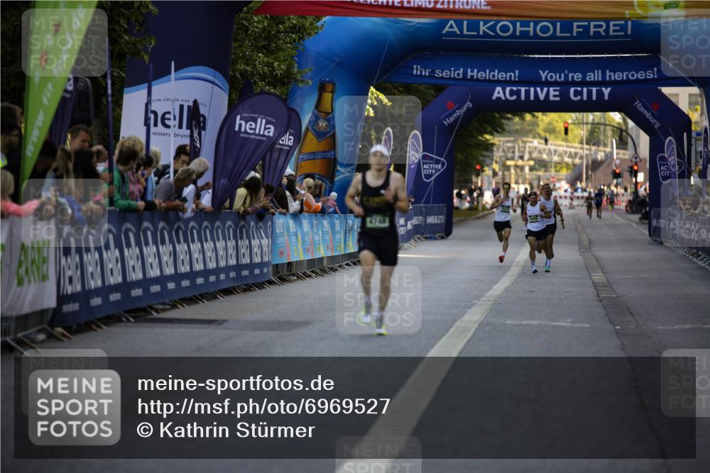 01.09.2024 - BARMER Alsterlauf Kathrin Stürmer Photography http://msf.ph/oto/6969527 01.09.2024 09:33:43 Ziel 2104, 2708, 3132, 3215, 3290, 3503, 3545, 3597, 3756, 4040, 4143, 4328, 4368, 4644, 5089, 5100, 5247, 5279, 8099, 3271, 4748 meine-sportfotos.de