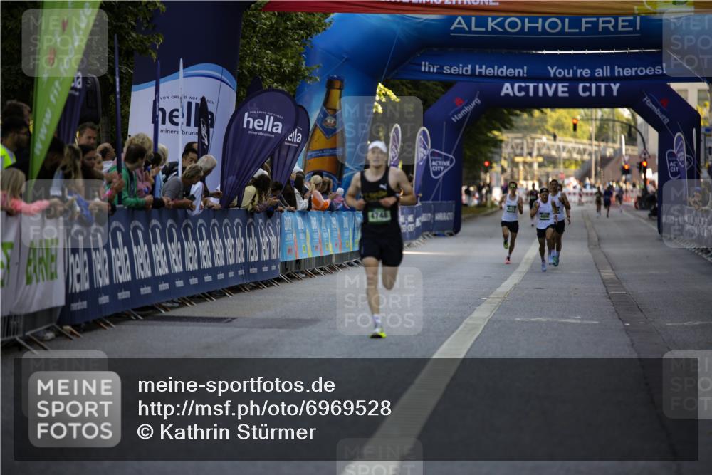 01.09.2024 - BARMER Alsterlauf Kathrin Stürmer Photography http://msf.ph/oto/6969528 01.09.2024 09:33:43 Ziel 2104, 2708, 3132, 3215, 3290, 3503, 3545, 3597, 3756, 4040, 4143, 4328, 4368, 4644, 5089, 5100, 5247, 5279, 8099, 3271, 4748 meine-sportfotos.de