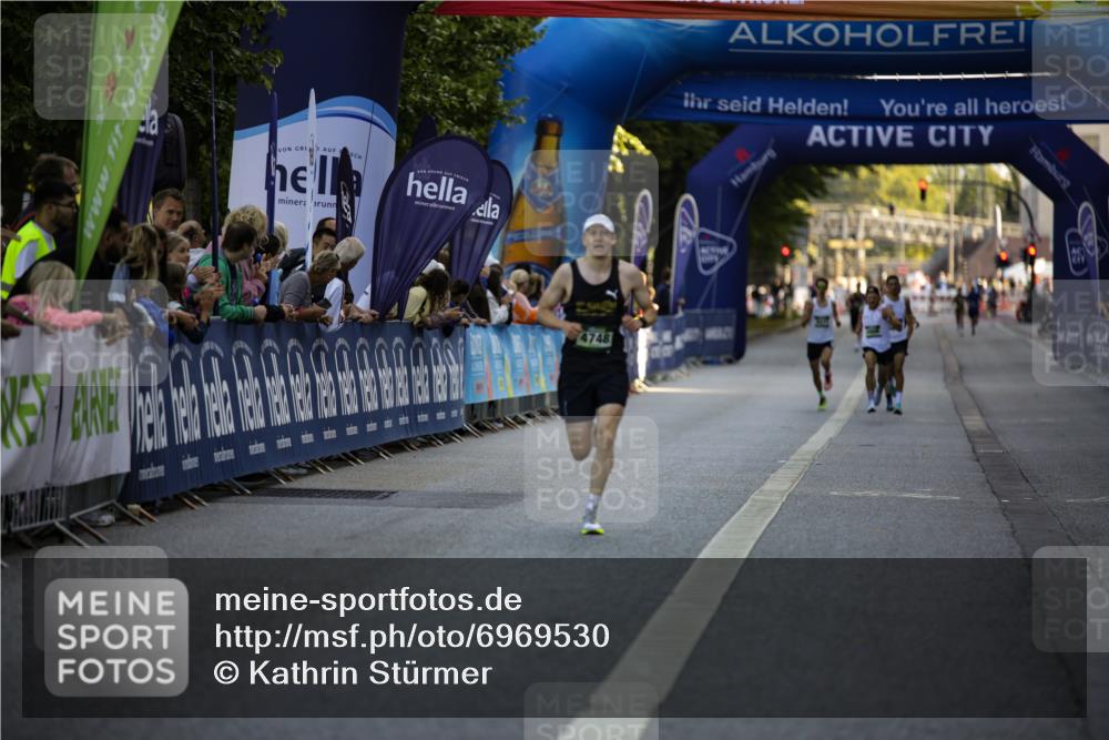 01.09.2024 - BARMER Alsterlauf Kathrin Stürmer Photography http://msf.ph/oto/6969530 01.09.2024 09:33:43 Ziel 2104, 2708, 3132, 3215, 3290, 3503, 3545, 3597, 3756, 4040, 4143, 4328, 4368, 4644, 5089, 5100, 5247, 5279, 8099, 3271, 4748 meine-sportfotos.de
