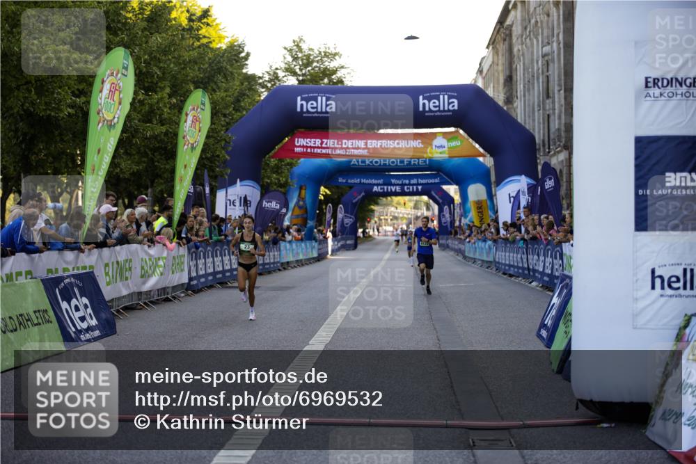 01.09.2024 - BARMER Alsterlauf Kathrin Stürmer Photography http://msf.ph/oto/6969532 01.09.2024 09:34:16 Ziel 2517, 3440, 3943, 4234, 4247, 4426, 4781, 4783, 4828, 5171, 8034, 8080, 8165, 8171, 23, 8123 meine-sportfotos.de