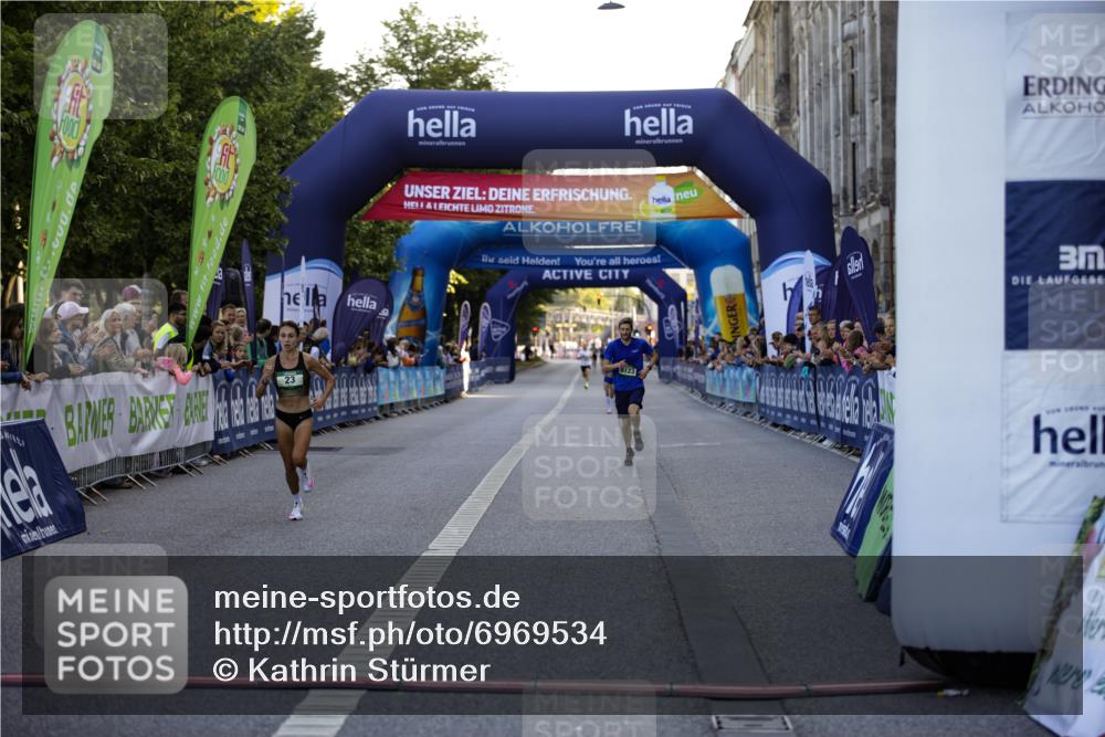 01.09.2024 - BARMER Alsterlauf Kathrin Stürmer Photography http://msf.ph/oto/6969534 01.09.2024 09:34:16 Ziel 2517, 3440, 3943, 4234, 4247, 4426, 4781, 4783, 4828, 5171, 8034, 8080, 8165, 8171, 23, 8123 meine-sportfotos.de