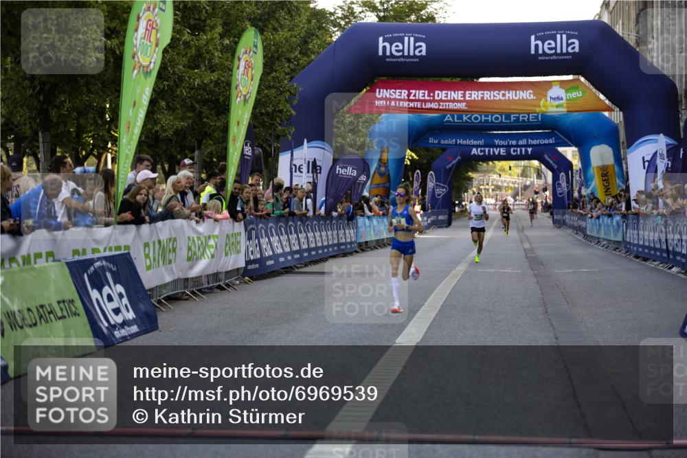 01.09.2024 - BARMER Alsterlauf Kathrin Stürmer Photography http://msf.ph/oto/6969539 01.09.2024 09:34:26 Ziel 2604, 2824, 4234, 4426, 4781, 4783, 5171, 8034, 8080, 8165, 8171, 8186, 38, 3693, 8123 meine-sportfotos.de
