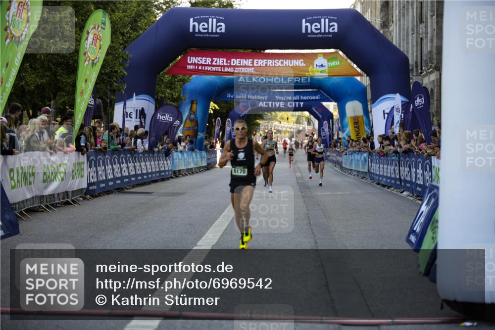 01.09.2024 - BARMER Alsterlauf Kathrin Stürmer Photography http://msf.ph/oto/6969542 01.09.2024 09:34:41 Ziel 2043, 2495, 2528, 2604, 2861, 3941, 4180, 4326, 4408, 4796, 4839, 5005, 5024, 27, 3608, 5275, 8170 meine-sportfotos.de