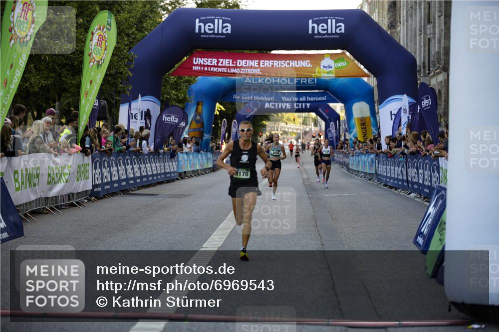 01.09.2024 - BARMER Alsterlauf Kathrin Stürmer Photography http://msf.ph/oto/6969543 01.09.2024 09:34:41 Ziel 2043, 2495, 2528, 2604, 2861, 3941, 4180, 4326, 4408, 4796, 4839, 5005, 5024, 27, 3608, 5275, 8170 meine-sportfotos.de
