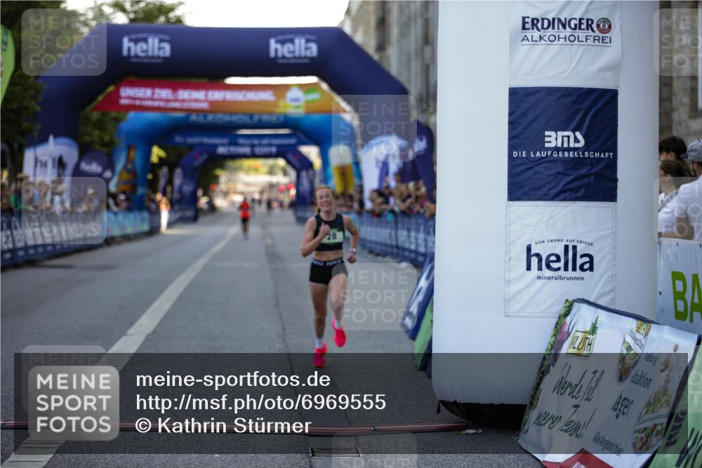 01.09.2024 - BARMER Alsterlauf Kathrin Stürmer Photography http://msf.ph/oto/6969555 01.09.2024 09:34:54 Ziel 2043, 2279, 2495, 2528, 2926, 3150, 3193, 3225, 4326, 4400, 4776, 4796, 4811, 4839, 4948, 4968, 5024, 5203, 27, 28, 4146, 5275 meine-sportfotos.de
