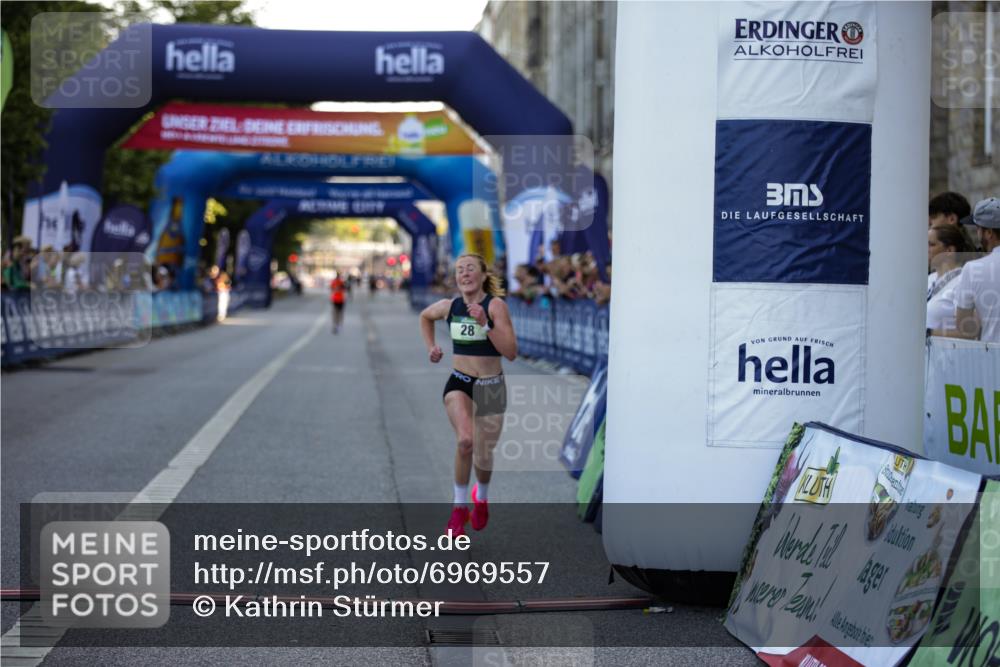 01.09.2024 - BARMER Alsterlauf Kathrin Stürmer Photography http://msf.ph/oto/6969557 01.09.2024 09:34:54 Ziel 2043, 2279, 2495, 2528, 2926, 3150, 3193, 3225, 4326, 4400, 4776, 4796, 4811, 4839, 4948, 4968, 5024, 5203, 27, 28, 4146, 5275 meine-sportfotos.de