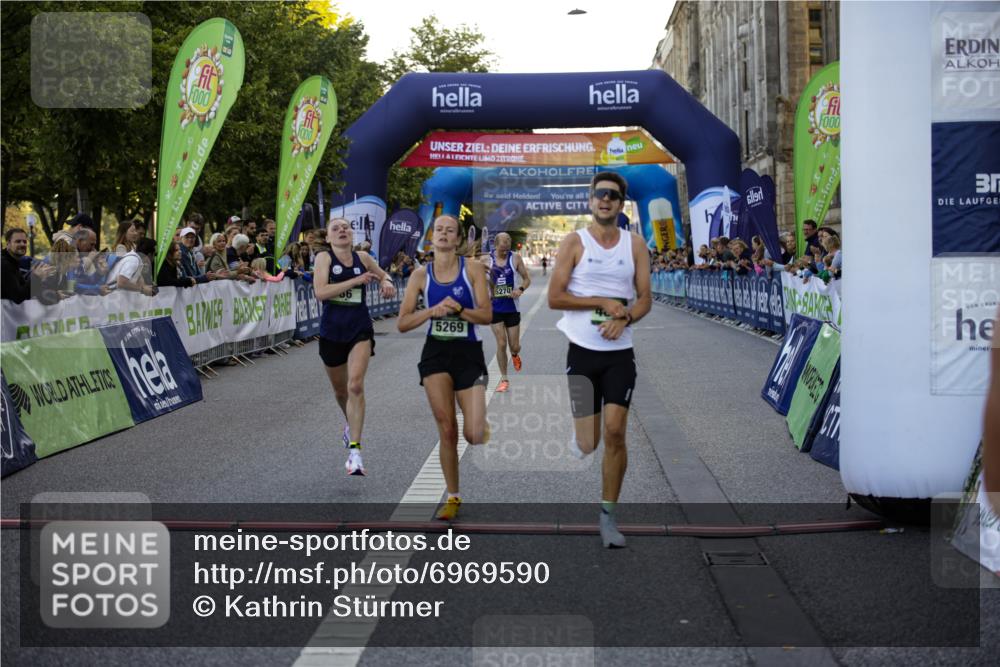 01.09.2024 - BARMER Alsterlauf Kathrin Stürmer Photography http://msf.ph/oto/6969590 01.09.2024 09:37:10 Ziel 2623, 2773, 2879, 2986, 3462, 3971, 4356, 4438, 4560, 4709, 4812, 4874, 4920, 5083, 5088, 5161, 5175, 36, 37, 4885, 5269, 5270 meine-sportfotos.de