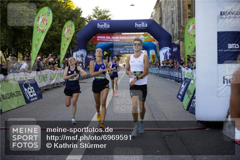 01.09.2024 - BARMER Alsterlauf Kathrin Stürmer Photography http://msf.ph/oto/6969591 01.09.2024 09:37:10 Ziel 2623, 2773, 2879, 2986, 3462, 3971, 4356, 4438, 4560, 4709, 4812, 4874, 4920, 5083, 5088, 5161, 5175, 36, 37, 4885, 5269, 5270 meine-sportfotos.de