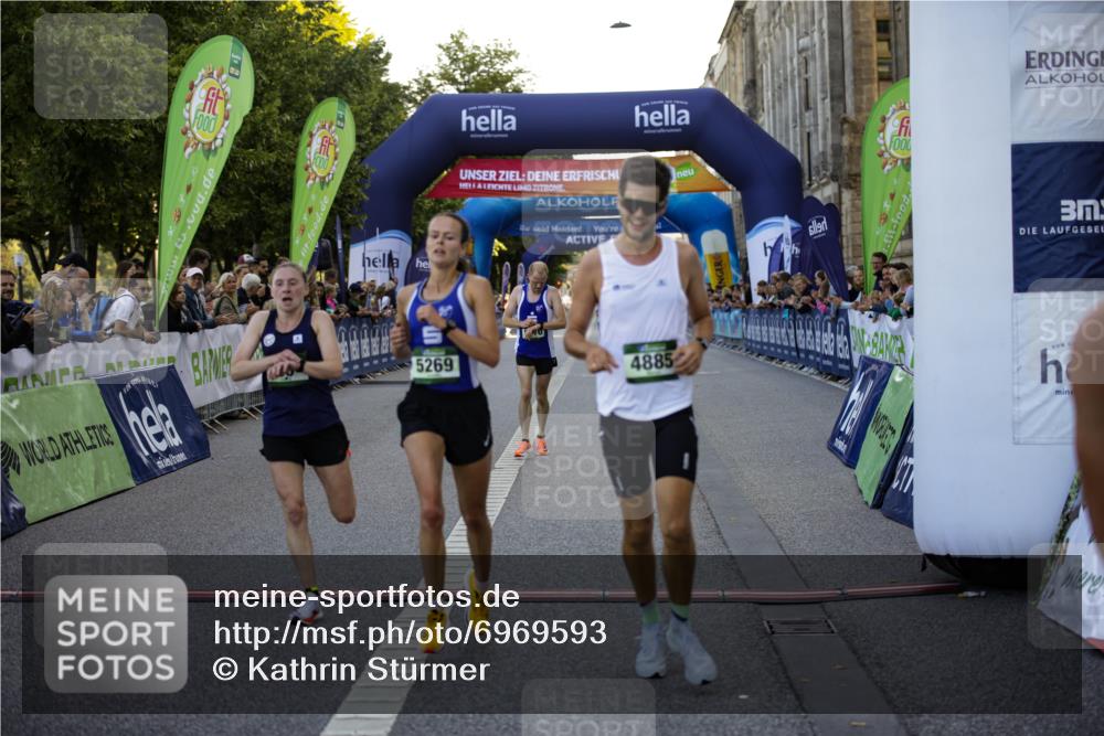 01.09.2024 - BARMER Alsterlauf Kathrin Stürmer Photography http://msf.ph/oto/6969593 01.09.2024 09:37:10 Ziel 2623, 2773, 2879, 2986, 3462, 3971, 4356, 4438, 4560, 4709, 4812, 4874, 4920, 5083, 5088, 5161, 5175, 36, 37, 4885, 5269, 5270 meine-sportfotos.de