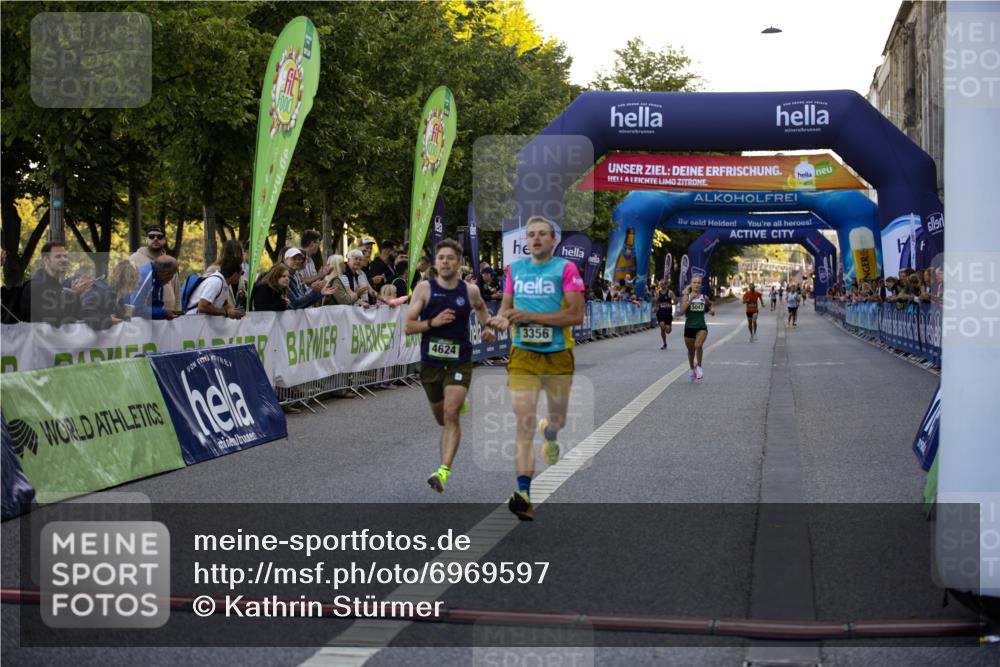 01.09.2024 - BARMER Alsterlauf Kathrin Stürmer Photography http://msf.ph/oto/6969597 01.09.2024 09:37:34 Ziel 2207, 2504, 2613, 3198, 3322, 3446, 3473, 3560, 3583, 3629, 3640, 4848, 5015, 5168, 8169, 8176, 8205, 8228, 3177, 3356, 3726, 4624, 5047 meine-sportfotos.de