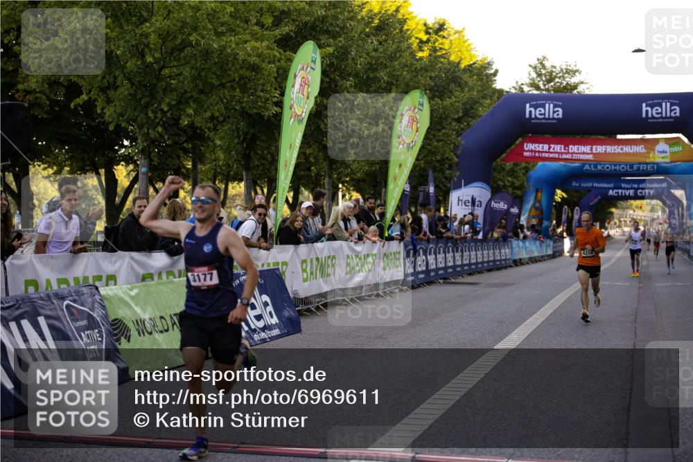 01.09.2024 - BARMER Alsterlauf Kathrin Stürmer Photography http://msf.ph/oto/6969611 01.09.2024 09:37:42 Ziel 2207, 2504, 2613, 3446, 3473, 3629, 3640, 3810, 4119, 4374, 4415, 4416, 4545, 4595, 4622, 4848, 4861, 4935, 5015, 5168, 8040, 8169, 8176, 8205, 8228, 8250, 8306, 3095, 3177, 4250, 4792, 5047 meine-sportfotos.de