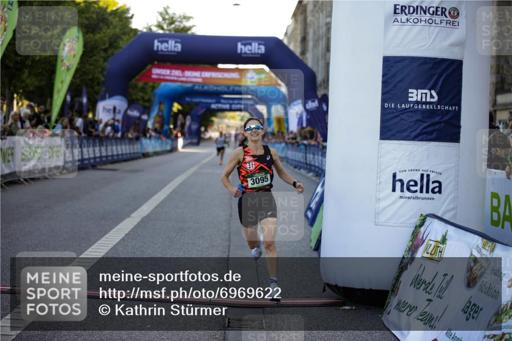 01.09.2024 - BARMER Alsterlauf Kathrin Stürmer Photography http://msf.ph/oto/6969622 01.09.2024 09:37:50 Ziel 2168, 2276, 2336, 2470, 2581, 2613, 3629, 3640, 3710, 3810, 3891, 4119, 4337, 4370, 4374, 4415, 4416, 4545, 4595, 4622, 4848, 4861, 4935, 5015, 5191, 8040, 8169, 8205, 8250, 8293, 8306, 2787, 3095, 4250, 4792, 5178 meine-sportfotos.de
