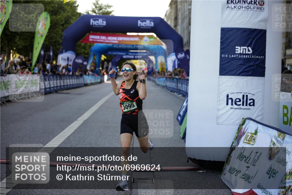 01.09.2024 - BARMER Alsterlauf Kathrin Stürmer Photography http://msf.ph/oto/6969624 01.09.2024 09:37:50 Ziel 2168, 2276, 2336, 2470, 2581, 2613, 3629, 3640, 3710, 3810, 3891, 4119, 4337, 4370, 4374, 4415, 4416, 4545, 4595, 4622, 4848, 4861, 4935, 5015, 5191, 8040, 8169, 8205, 8250, 8293, 8306, 2787, 3095, 4250, 4792, 5178 meine-sportfotos.de