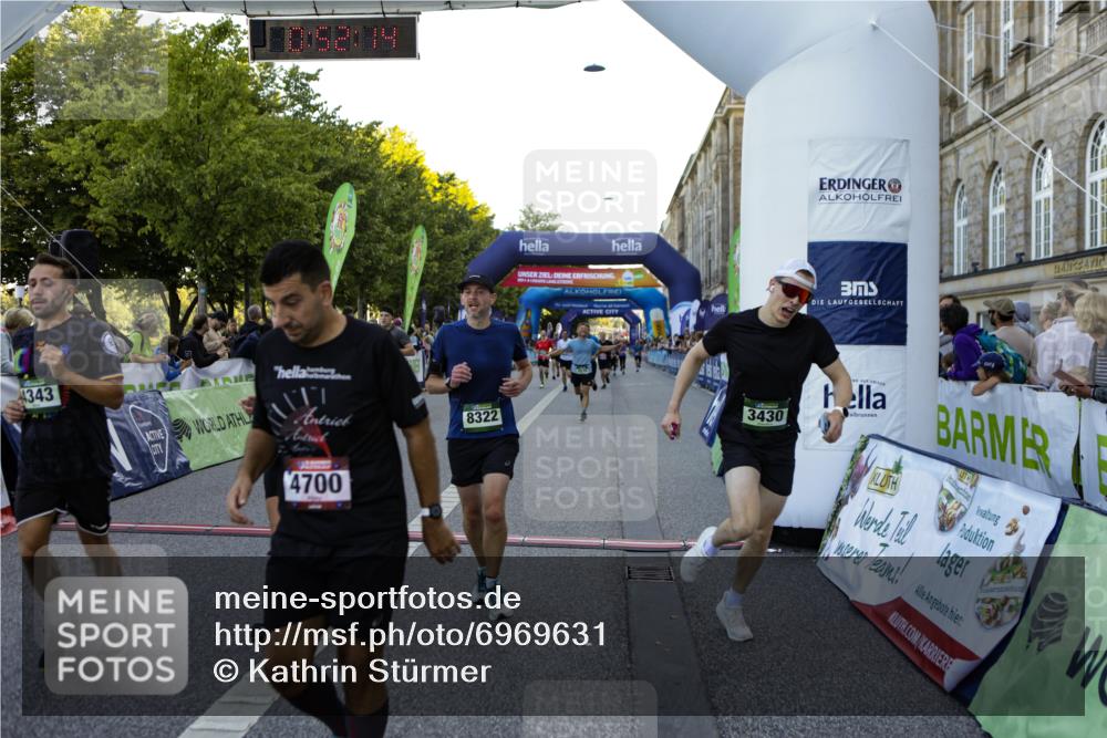 01.09.2024 - BARMER Alsterlauf Kathrin Stürmer Photography http://msf.ph/oto/6969631 01.09.2024 09:52:11 Ziel 2267, 2343, 2615, 2681, 2703, 2716, 2745, 2774, 2917, 2954, 2961, 2962, 3061, 3063, 3122, 3242, 3389, 3600, 3678, 3723, 3839, 3930, 4028, 4039, 4215, 4314, 4656, 4961, 5053, 5079, 5121, 5190, 8041, 8282, 8356, 2070, 2334, 3130, 3253, 3397, 3430, 3496, 3942, 4058, 4343, 4536, 4649, 4700, 5184, 5268, 8322 meine-sportfotos.de