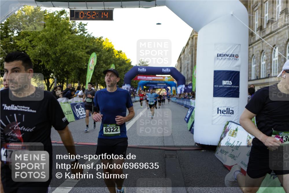 01.09.2024 - BARMER Alsterlauf Kathrin Stürmer Photography http://msf.ph/oto/6969635 01.09.2024 09:52:12 Ziel 2267, 2343, 2615, 2681, 2703, 2716, 2745, 2774, 2917, 2954, 2961, 2962, 3061, 3063, 3242, 3389, 3600, 3678, 3723, 3839, 3930, 4028, 4039, 4314, 4656, 4961, 5053, 5121, 5190, 8041, 8282, 8356, 2070, 2334, 3130, 3253, 3397, 3430, 3496, 3942, 4058, 4343, 4536, 4649, 4700, 4942, 5184, 5268, 8322 meine-sportfotos.de