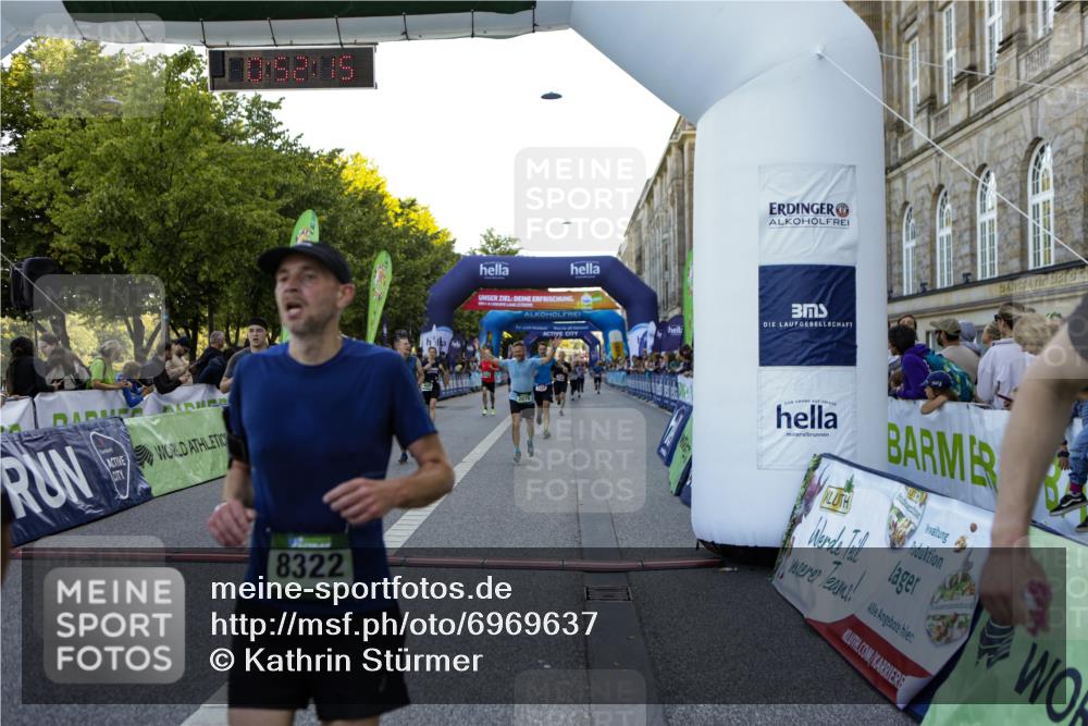01.09.2024 - BARMER Alsterlauf Kathrin Stürmer Photography http://msf.ph/oto/6969637 01.09.2024 09:52:12 Ziel 2267, 2343, 2615, 2681, 2703, 2716, 2745, 2774, 2917, 2954, 2961, 2962, 3061, 3063, 3242, 3389, 3600, 3678, 3723, 3839, 3930, 4028, 4039, 4314, 4656, 4961, 5053, 5121, 5190, 8041, 8282, 8356, 2070, 2334, 3130, 3253, 3397, 3430, 3496, 3942, 4058, 4343, 4536, 4649, 4700, 4942, 5184, 5268, 8322 meine-sportfotos.de