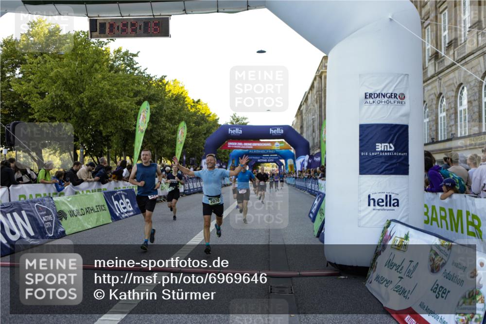 01.09.2024 - BARMER Alsterlauf Kathrin Stürmer Photography http://msf.ph/oto/6969646 01.09.2024 09:52:14 Ziel 2267, 2343, 2615, 2681, 2703, 2716, 2745, 2774, 2917, 2961, 2962, 3061, 3063, 3242, 3389, 3421, 3600, 3678, 3723, 3839, 3930, 4028, 4039, 4208, 4656, 4961, 5053, 5121, 5166, 5190, 8041, 8246, 8282, 8356, 2070, 2082, 2334, 3130, 3253, 3397, 3430, 3496, 3690, 3691, 4058, 4343, 4536, 4649, 4700, 4942, 5184, 5268, 8322 meine-sportfotos.de