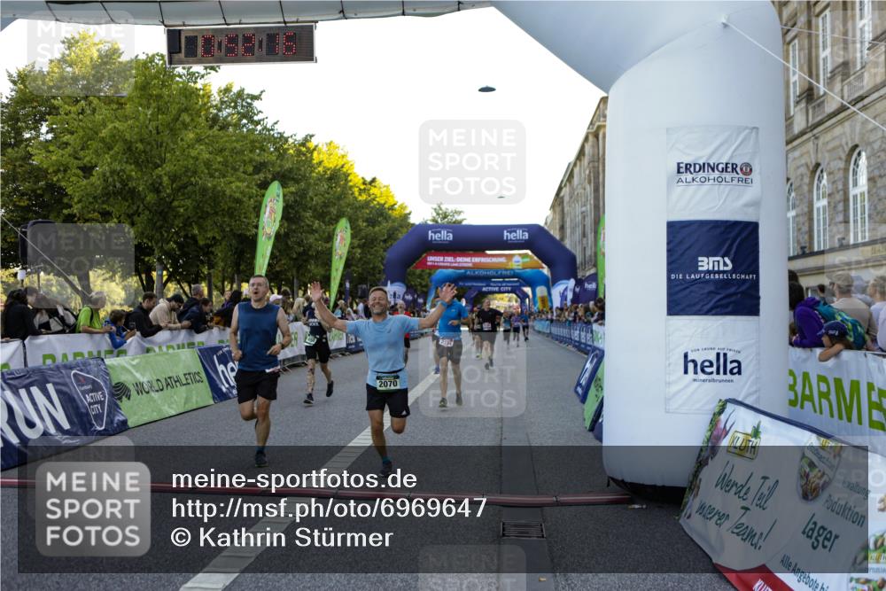 01.09.2024 - BARMER Alsterlauf Kathrin Stürmer Photography http://msf.ph/oto/6969647 01.09.2024 09:52:14 Ziel 2267, 2343, 2615, 2681, 2703, 2716, 2745, 2774, 2917, 2961, 2962, 3061, 3063, 3242, 3389, 3421, 3600, 3678, 3723, 3839, 3930, 4028, 4039, 4208, 4656, 4961, 5053, 5121, 5166, 5190, 8041, 8246, 8282, 8356, 2070, 2082, 2334, 3130, 3253, 3397, 3430, 3496, 3690, 3691, 4058, 4343, 4536, 4649, 4700, 4942, 5184, 5268, 8322 meine-sportfotos.de