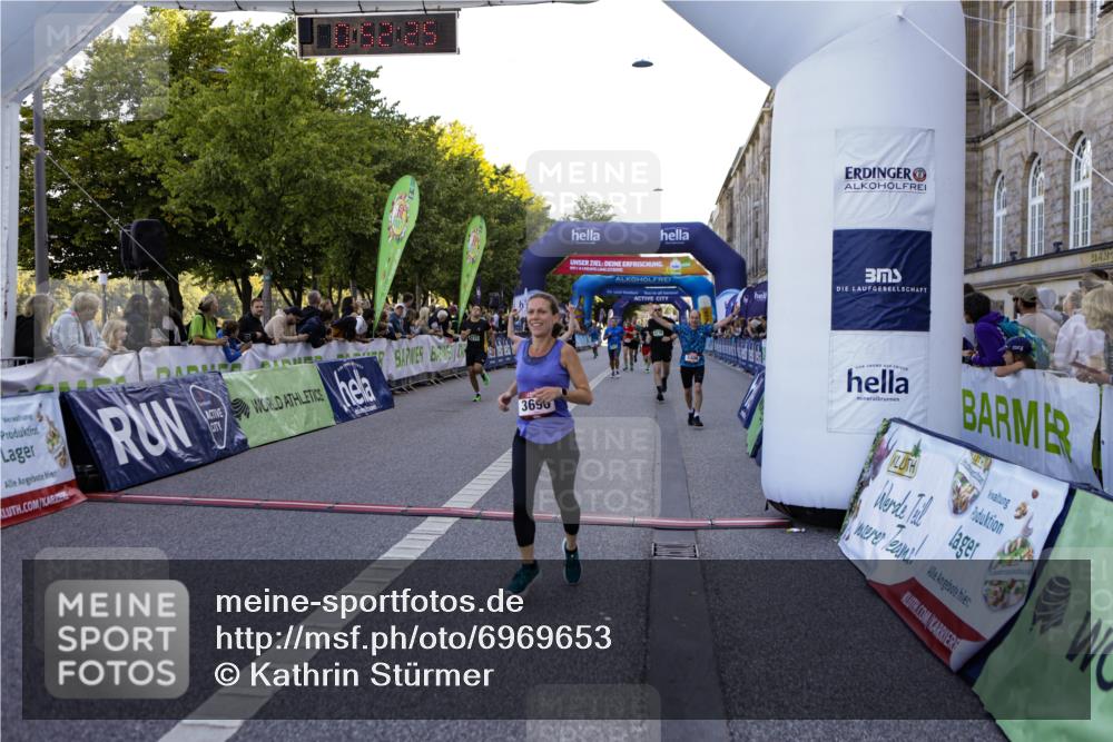 01.09.2024 - BARMER Alsterlauf Kathrin Stürmer Photography http://msf.ph/oto/6969653 01.09.2024 09:52:24 Ziel 2343, 2583, 2607, 2615, 2703, 2917, 2961, 3061, 3063, 3420, 3421, 3678, 3778, 4208, 4427, 4741, 4961, 4986, 5121, 5166, 5187, 5190, 8028, 8041, 8246, 8356, 2082, 2429, 3037, 3130, 3253, 3306, 3496, 3595, 3690, 3691, 3720, 4179, 4369, 4758, 4773, 4942, 5086, 5184 meine-sportfotos.de