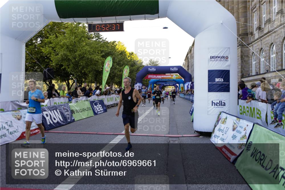 01.09.2024 - BARMER Alsterlauf Kathrin Stürmer Photography http://msf.ph/oto/6969661 01.09.2024 09:52:35 Ziel 2583, 2607, 2735, 2737, 2778, 2880, 3279, 3420, 3507, 3635, 3778, 3823, 3843, 4248, 4288, 4427, 4712, 4741, 4986, 5187, 5234, 8028, 8066, 2188, 2429, 2453, 3037, 3235, 3720, 3858, 4200, 4369, 4658, 4864, 4933, 5086, 5236, 8095, 8098, 8269 meine-sportfotos.de