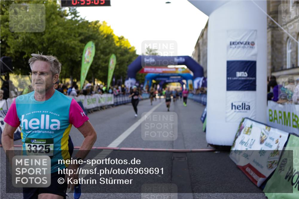 01.09.2024 - BARMER Alsterlauf Kathrin Stürmer Photography http://msf.ph/oto/6969691 01.09.2024 09:53:01 Ziel 2008, 2692, 2714, 3052, 3113, 3449, 3509, 3631, 3632, 3732, 3887, 3889, 4033, 4082, 4506, 4627, 4806, 4807, 4851, 5025, 8365, 2310, 2338, 2742, 2862, 2931, 3325, 3355, 8161, 8258, 8279 meine-sportfotos.de
