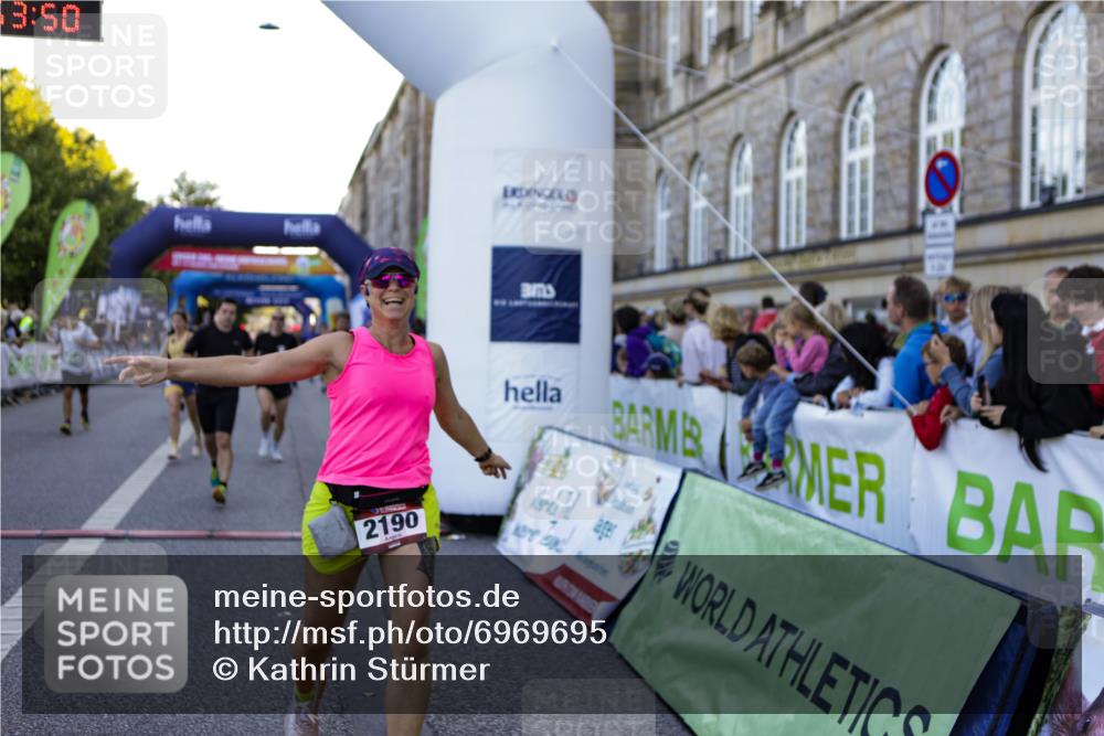 01.09.2024 - BARMER Alsterlauf Kathrin Stürmer Photography http://msf.ph/oto/6969695 01.09.2024 09:53:48 Ziel 2096, 2385, 2404, 2408, 2478, 2494, 2733, 2748, 2845, 3172, 3237, 3257, 3384, 3492, 3721, 3740, 3785, 3786, 4030, 4042, 4094, 4219, 4313, 4390, 4421, 4530, 4568, 4616, 4660, 4940, 4950, 4965, 5154, 5213, 8042, 8225, 2042, 2190, 2215, 2860, 3014, 3020, 3136, 3741, 3808, 4194, 4383, 4457, 4661, 4724, 4818, 4824, 4924, 5026, 5155, 5157, 5202, 8013, 8100, 8312 meine-sportfotos.de