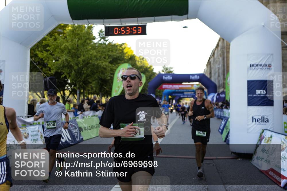 01.09.2024 - BARMER Alsterlauf Kathrin Stürmer Photography http://msf.ph/oto/6969698 01.09.2024 09:53:51 Ziel 2096, 2385, 2478, 2494, 2733, 2748, 2845, 3172, 3232, 3237, 3257, 3492, 3721, 3740, 3785, 3786, 3985, 4030, 4042, 4094, 4219, 4313, 4421, 4530, 4535, 4616, 4660, 4940, 4950, 4965, 5154, 8225, 8333, 2042, 2190, 2215, 2399, 3014, 3020, 3136, 3741, 3808, 4194, 4383, 4457, 4533, 4661, 4924, 5026, 5155, 5157, 5202, 8013 meine-sportfotos.de