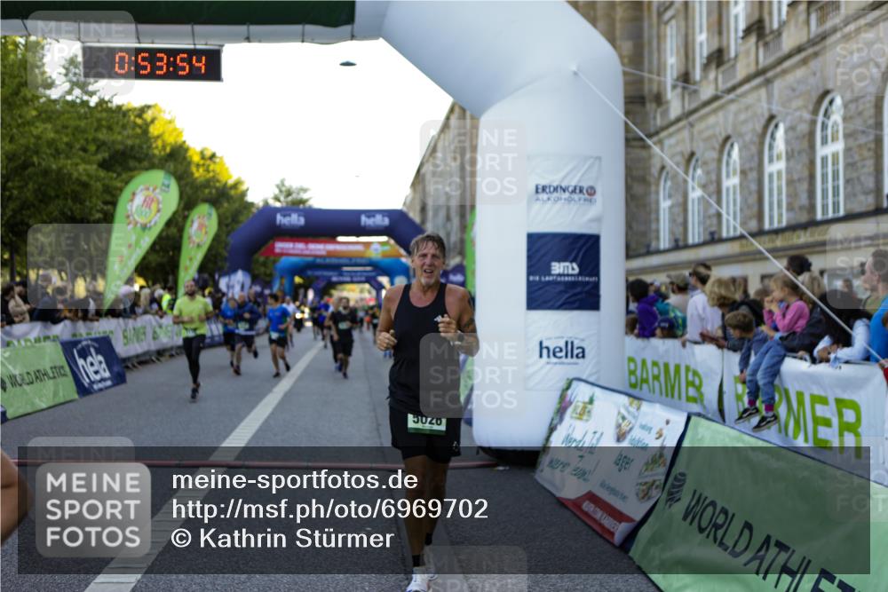 01.09.2024 - BARMER Alsterlauf Kathrin Stürmer Photography http://msf.ph/oto/6969702 01.09.2024 09:53:52 Ziel 2096, 2385, 2478, 2494, 2733, 2746, 2748, 2845, 3172, 3232, 3237, 3257, 3492, 3607, 3740, 3785, 3786, 3985, 4030, 4042, 4094, 4219, 4313, 4421, 4530, 4535, 4616, 4660, 4940, 4950, 4965, 5154, 5182, 5185, 5194, 8225, 8333, 2042, 2190, 2215, 2399, 3014, 3020, 3136, 3741, 3808, 4154, 4194, 4383, 4457, 4533, 4594, 4661, 4924, 5026, 5155, 5157, 5202, 8013 meine-sportfotos.de