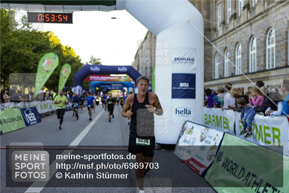 01.09.2024 - BARMER Alsterlauf Kathrin Stürmer Photography http://msf.ph/oto/6969703 01.09.2024 09:53:52 Ziel 2096, 2385, 2478, 2494, 2733, 2746, 2748, 2845, 3172, 3232, 3237, 3257, 3492, 3607, 3740, 3785, 3786, 3985, 4030, 4042, 4094, 4219, 4313, 4421, 4530, 4535, 4616, 4660, 4940, 4950, 4965, 5154, 5182, 5185, 5194, 8225, 8333, 2042, 2190, 2215, 2399, 3014, 3020, 3136, 3741, 3808, 4154, 4194, 4383, 4457, 4533, 4594, 4661, 4924, 5026, 5155, 5157, 5202, 8013 meine-sportfotos.de
