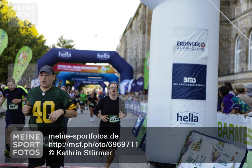 01.09.2024 - BARMER Alsterlauf Kathrin Stürmer Photography http://msf.ph/oto/6969711 01.09.2024 09:54:01 Ziel 2096, 2147, 2219, 2239, 2368, 2393, 2478, 2494, 2746, 2748, 2966, 3100, 3172, 3173, 3232, 3237, 3601, 3602, 3607, 3740, 3745, 3785, 3786, 3985, 4042, 4094, 4421, 4530, 4535, 4566, 4567, 4616, 4660, 4901, 4965, 5154, 5182, 5185, 5194, 8333, 2156, 2215, 2399, 2711, 2808, 3014, 3020, 3333, 3777, 3852, 4041, 4154, 4533, 4594, 4661, 4924, 5034, 5155, 5157, 5183, 5202, 8013, 8128, 8166, 8277 meine-sportfotos.de