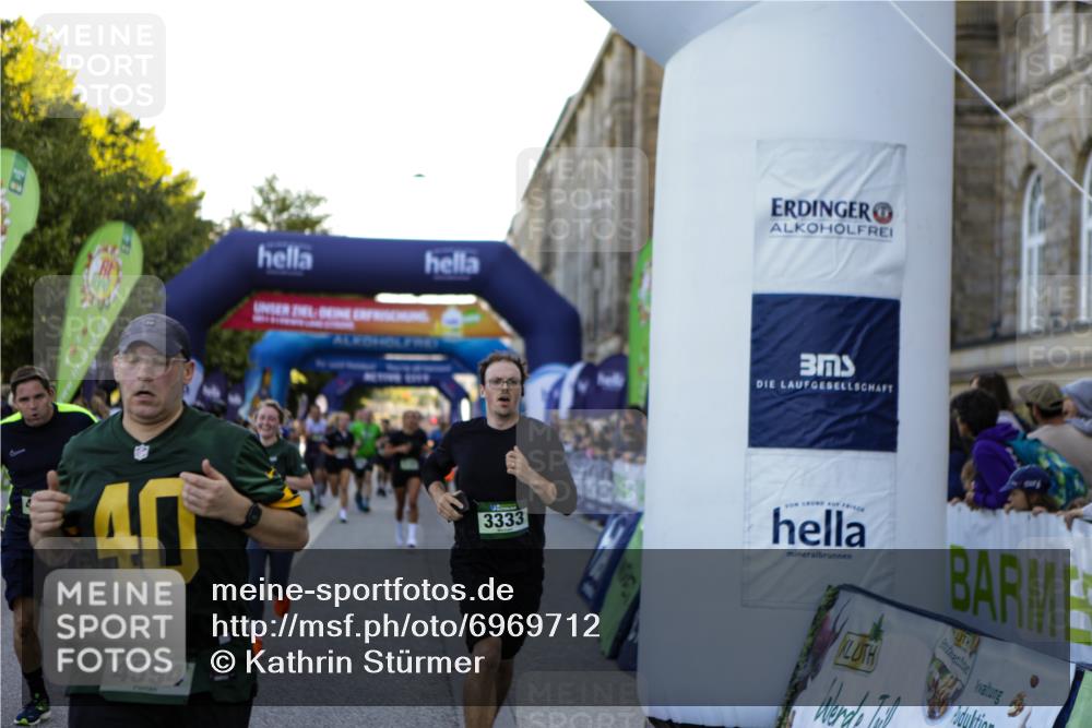 01.09.2024 - BARMER Alsterlauf Kathrin Stürmer Photography http://msf.ph/oto/6969712 01.09.2024 09:54:02 Ziel 2096, 2147, 2219, 2239, 2368, 2393, 2478, 2494, 2589, 2746, 2748, 2966, 3100, 3173, 3232, 3601, 3602, 3607, 3740, 3745, 3985, 4042, 4094, 4421, 4530, 4535, 4566, 4567, 4616, 4660, 4901, 5154, 5182, 5185, 5194, 8333, 2156, 2215, 2296, 2399, 2711, 2808, 3014, 3333, 3777, 3852, 4041, 4055, 4154, 4533, 4594, 4924, 5034, 5155, 5157, 5183, 5202, 8020, 8128, 8166, 8277 meine-sportfotos.de