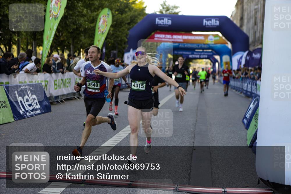 01.09.2024 - BARMER Alsterlauf Kathrin Stürmer Photography http://msf.ph/oto/6969753 01.09.2024 09:54:22 Ziel 2041, 2169, 2205, 2292, 2488, 2489, 2589, 2672, 3023, 3034, 3199, 3682, 3807, 3812, 3835, 4010, 4011, 4633, 4734, 4934, 4939, 5180, 5278, 8110, 8226, 8252, 8334, 2540, 2561, 2599, 2728, 2985, 3776, 3780, 4303, 4315, 4514, 4738, 4895, 5001 meine-sportfotos.de