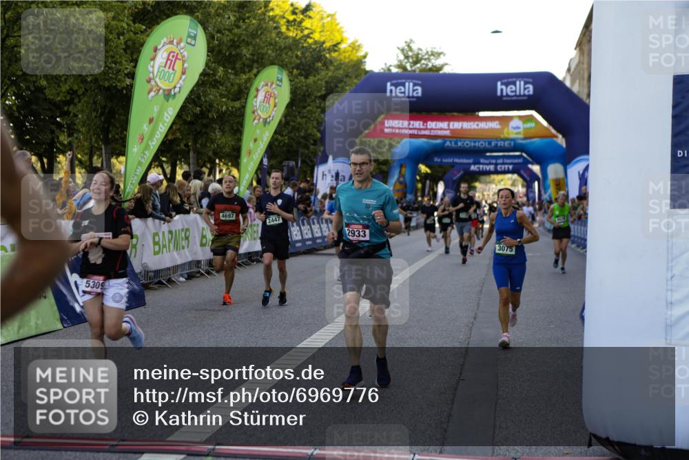 01.09.2024 - BARMER Alsterlauf Kathrin Stürmer Photography http://msf.ph/oto/6969776 01.09.2024 09:55:19 Ziel 2018, 2029, 2182, 2213, 2351, 2358, 2464, 2670, 2853, 2937, 2948, 3008, 3022, 3025, 3088, 3168, 3263, 3292, 3293, 3443, 3458, 3689, 3781, 3795, 3867, 4202, 4362, 4364, 4365, 4366, 4522, 4674, 4755, 4756, 4819, 4823, 5058, 5113, 8017, 8286, 8324, 2447, 2508, 2533, 2722, 2933, 2969, 3075, 3558, 3681, 3749, 3816, 4334, 4335, 4607, 4626, 4657, 4697, 5007, 5167, 5293, 5309, 8121 meine-sportfotos.de