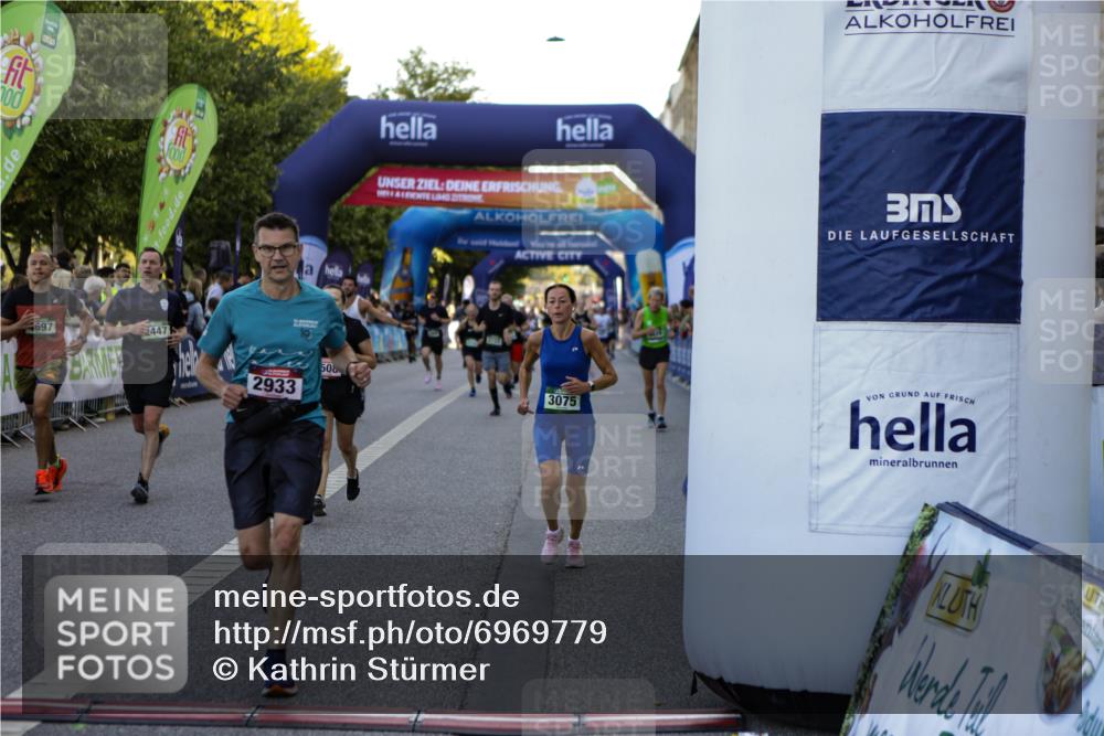 01.09.2024 - BARMER Alsterlauf Kathrin Stürmer Photography http://msf.ph/oto/6969779 01.09.2024 09:55:20 Ziel 2018, 2029, 2182, 2213, 2351, 2358, 2464, 2670, 2853, 2937, 2948, 3008, 3088, 3168, 3263, 3292, 3293, 3443, 3458, 3592, 3613, 3781, 3795, 3867, 4202, 4362, 4364, 4365, 4366, 4522, 4674, 4755, 4756, 4819, 4823, 5058, 5113, 8017, 8324, 2447, 2508, 2722, 2933, 2969, 3075, 3156, 3558, 3681, 3749, 3816, 4334, 4335, 4607, 4626, 4657, 4697, 5007, 5167, 5293, 5309, 8121 meine-sportfotos.de