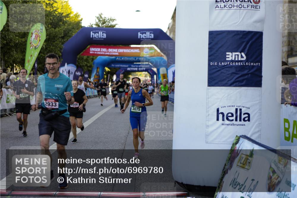 01.09.2024 - BARMER Alsterlauf Kathrin Stürmer Photography http://msf.ph/oto/6969780 01.09.2024 09:55:20 Ziel 2018, 2029, 2182, 2213, 2351, 2358, 2464, 2670, 2853, 2937, 2948, 3008, 3088, 3168, 3263, 3292, 3293, 3443, 3458, 3592, 3613, 3781, 3795, 3867, 4202, 4362, 4364, 4365, 4366, 4522, 4674, 4755, 4756, 4819, 4823, 5058, 5113, 8017, 8324, 2447, 2508, 2722, 2933, 2969, 3075, 3156, 3558, 3681, 3749, 3816, 4334, 4335, 4607, 4626, 4657, 4697, 5007, 5167, 5293, 5309, 8121 meine-sportfotos.de