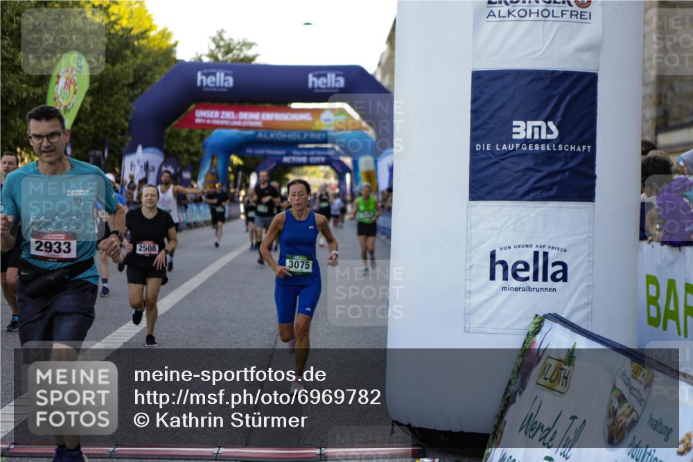 01.09.2024 - BARMER Alsterlauf Kathrin Stürmer Photography http://msf.ph/oto/6969782 01.09.2024 09:55:20 Ziel 2018, 2029, 2182, 2213, 2351, 2358, 2464, 2670, 2853, 2937, 2948, 3008, 3088, 3168, 3263, 3292, 3293, 3443, 3458, 3592, 3613, 3781, 3795, 3867, 4202, 4362, 4364, 4365, 4366, 4522, 4674, 4755, 4756, 4819, 4823, 5058, 5113, 8017, 8324, 2447, 2508, 2722, 2933, 2969, 3075, 3156, 3558, 3681, 3749, 3816, 4334, 4335, 4607, 4626, 4657, 4697, 5007, 5167, 5293, 5309, 8121 meine-sportfotos.de