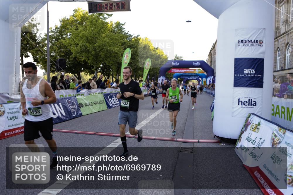 01.09.2024 - BARMER Alsterlauf Kathrin Stürmer Photography http://msf.ph/oto/6969789 01.09.2024 09:55:25 Ziel 2018, 2182, 2213, 2853, 2937, 2948, 3008, 3088, 3168, 3263, 3292, 3293, 3443, 3458, 3592, 3613, 3781, 3867, 4202, 4362, 4364, 4365, 4366, 4522, 4674, 4819, 4823, 4925, 4931, 5008, 5113, 8323, 8324, 2447, 2508, 2722, 2933, 2969, 3075, 3156, 3241, 3409, 3558, 3816, 4053, 4334, 4335, 4626, 4654, 4697, 5309, 8121 meine-sportfotos.de
