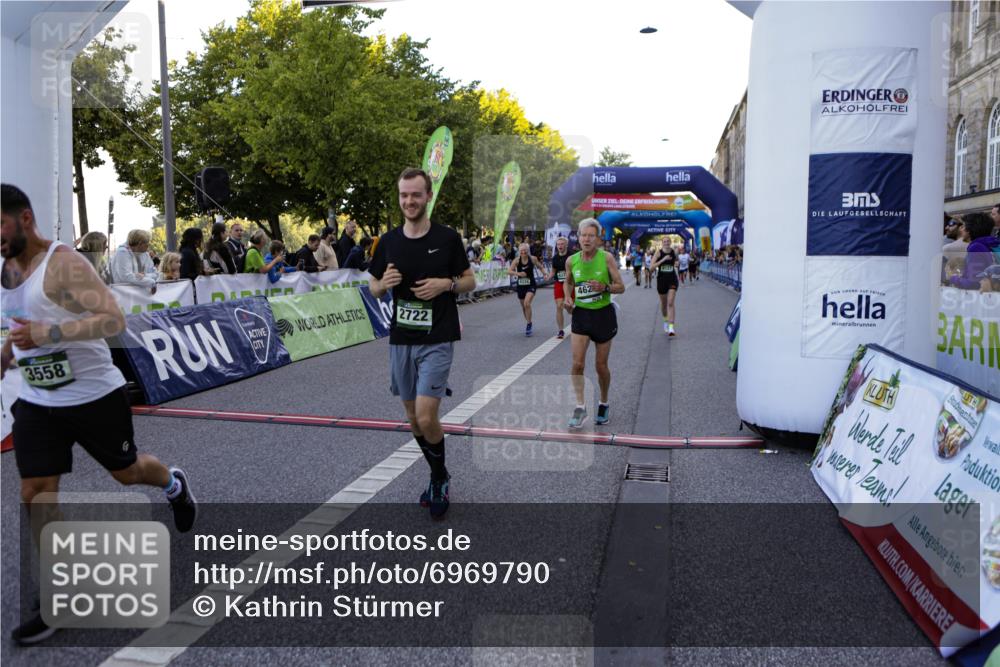 01.09.2024 - BARMER Alsterlauf Kathrin Stürmer Photography http://msf.ph/oto/6969790 01.09.2024 09:55:26 Ziel 2018, 2182, 2213, 2853, 2937, 2948, 3008, 3088, 3168, 3263, 3292, 3293, 3443, 3458, 3592, 3613, 3781, 3867, 4009, 4362, 4364, 4365, 4366, 4674, 4819, 4823, 4925, 4931, 5008, 5113, 8323, 8324, 2447, 2508, 2722, 2933, 2969, 3075, 3156, 3186, 3241, 3317, 3409, 3558, 3816, 4053, 4334, 4335, 4626, 4654, 4697, 5309, 8121 meine-sportfotos.de
