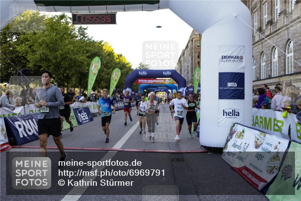 01.09.2024 - BARMER Alsterlauf Kathrin Stürmer Photography http://msf.ph/oto/6969791 01.09.2024 09:55:34 Ziel 2018, 2182, 2285, 2718, 2856, 2937, 2946, 2948, 3292, 3293, 3313, 3458, 3592, 3613, 3781, 3849, 3867, 4009, 4037, 4038, 4362, 4364, 4365, 4366, 4819, 4925, 4931, 5008, 5227, 8323, 2194, 2232, 2955, 2969, 3060, 3156, 3186, 3241, 3317, 3409, 3800, 3923, 4053, 4334, 4335, 4654, 5027, 5243, 8121, 8350 meine-sportfotos.de