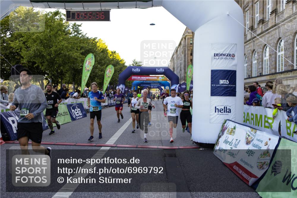 01.09.2024 - BARMER Alsterlauf Kathrin Stürmer Photography http://msf.ph/oto/6969792 01.09.2024 09:55:34 Ziel 2018, 2182, 2285, 2718, 2856, 2937, 2946, 2948, 3292, 3293, 3313, 3458, 3592, 3613, 3781, 3849, 3867, 4009, 4037, 4038, 4362, 4364, 4365, 4366, 4819, 4925, 4931, 5008, 5227, 8323, 2194, 2232, 2955, 2969, 3060, 3156, 3186, 3241, 3317, 3409, 3800, 3923, 4053, 4334, 4335, 4654, 5027, 5243, 8121, 8350 meine-sportfotos.de
