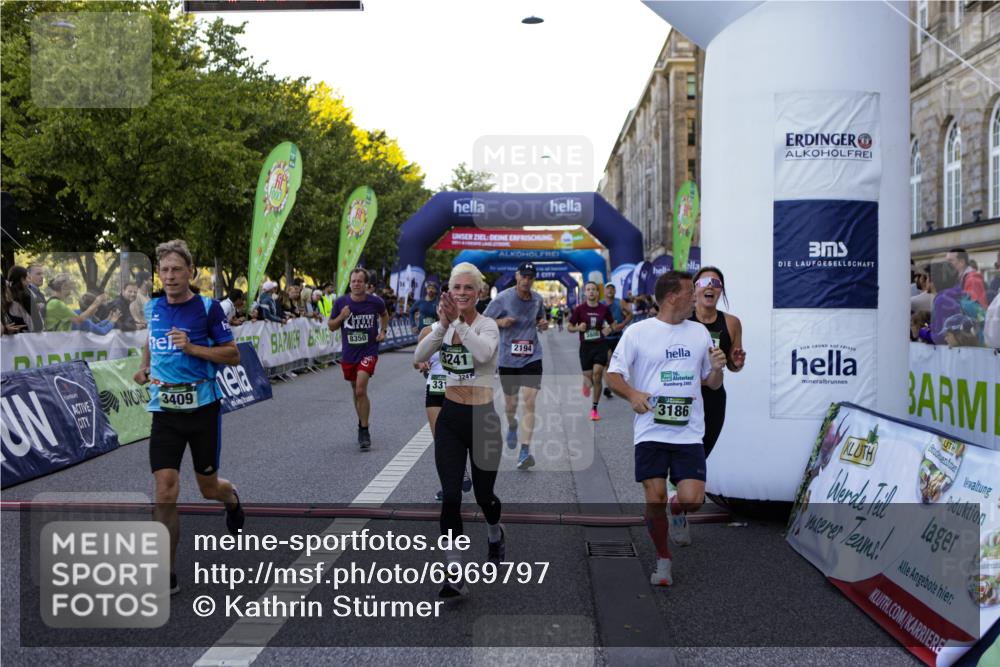 01.09.2024 - BARMER Alsterlauf Kathrin Stürmer Photography http://msf.ph/oto/6969797 01.09.2024 09:55:34 Ziel 2018, 2182, 2285, 2718, 2856, 2937, 2946, 2948, 3292, 3293, 3313, 3458, 3592, 3613, 3781, 3849, 3867, 4009, 4037, 4038, 4362, 4364, 4365, 4366, 4819, 4925, 4931, 5008, 5227, 8323, 2194, 2232, 2955, 2969, 3060, 3156, 3186, 3241, 3317, 3409, 3800, 3923, 4053, 4334, 4335, 4654, 5027, 5243, 8121, 8350 meine-sportfotos.de