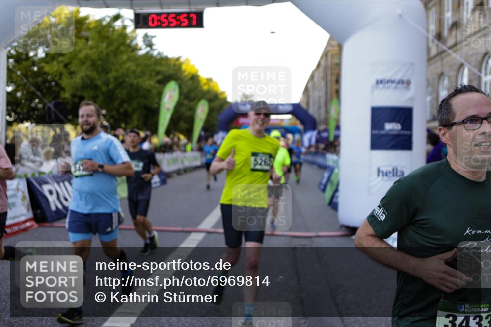 01.09.2024 - BARMER Alsterlauf Kathrin Stürmer Photography http://msf.ph/oto/6969814 01.09.2024 09:55:56 Ziel 2157, 2298, 2305, 2547, 2673, 2707, 2772, 2978, 2996, 3120, 3153, 3296, 3649, 3657, 4160, 4161, 4320, 4409, 4504, 4717, 4918, 5123, 5200, 5239, 5271, 5288, 5304, 8129, 2100, 2195, 2458, 2616, 2782, 3117, 3423, 3431, 3432, 3433, 3548, 3703, 3857, 3989, 4187, 4476, 4718, 4782, 4866, 4899, 4946, 5108, 5226, 5262 meine-sportfotos.de