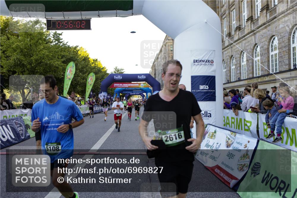 01.09.2024 - BARMER Alsterlauf Kathrin Stürmer Photography http://msf.ph/oto/6969827 01.09.2024 09:56:00 Ziel 2157, 2298, 2305, 2317, 2673, 2707, 2772, 2996, 3120, 3153, 3296, 3649, 3657, 3945, 4160, 4320, 4409, 4504, 4918, 5110, 5123, 5176, 5200, 5239, 5271, 5304, 8129, 2022, 2100, 2195, 2458, 2542, 2616, 3117, 3143, 3181, 3277, 3423, 3431, 3432, 3433, 3548, 3703, 3857, 3989, 4718, 4782, 4866, 4899, 4946, 5108, 5226, 5262 meine-sportfotos.de