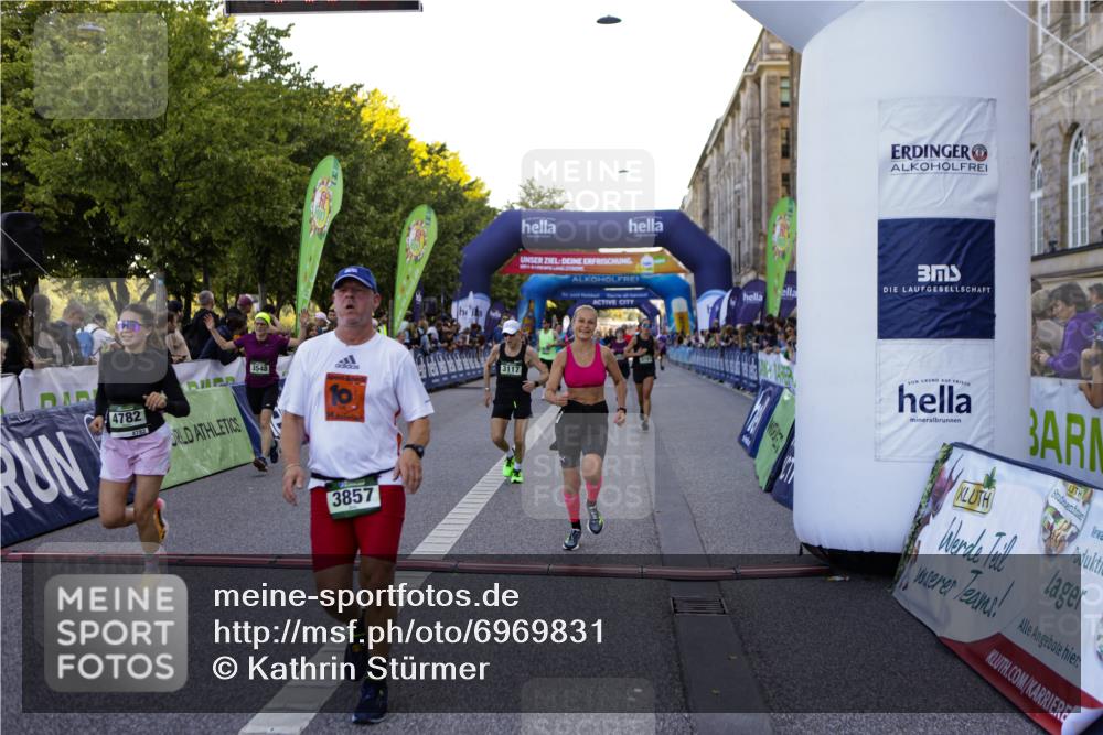 01.09.2024 - BARMER Alsterlauf Kathrin Stürmer Photography http://msf.ph/oto/6969831 01.09.2024 09:56:03 Ziel 2298, 2305, 2317, 2415, 2673, 2707, 2772, 2996, 3120, 3153, 3296, 3649, 3657, 3859, 3945, 4160, 4320, 4409, 4504, 4918, 5110, 5123, 5176, 5200, 5239, 5271, 5304, 8129, 2022, 2359, 2360, 2458, 2542, 2616, 3117, 3143, 3181, 3277, 3548, 3857, 3989, 4718, 4782, 4866, 4946, 5108, 5226, 8203 meine-sportfotos.de
