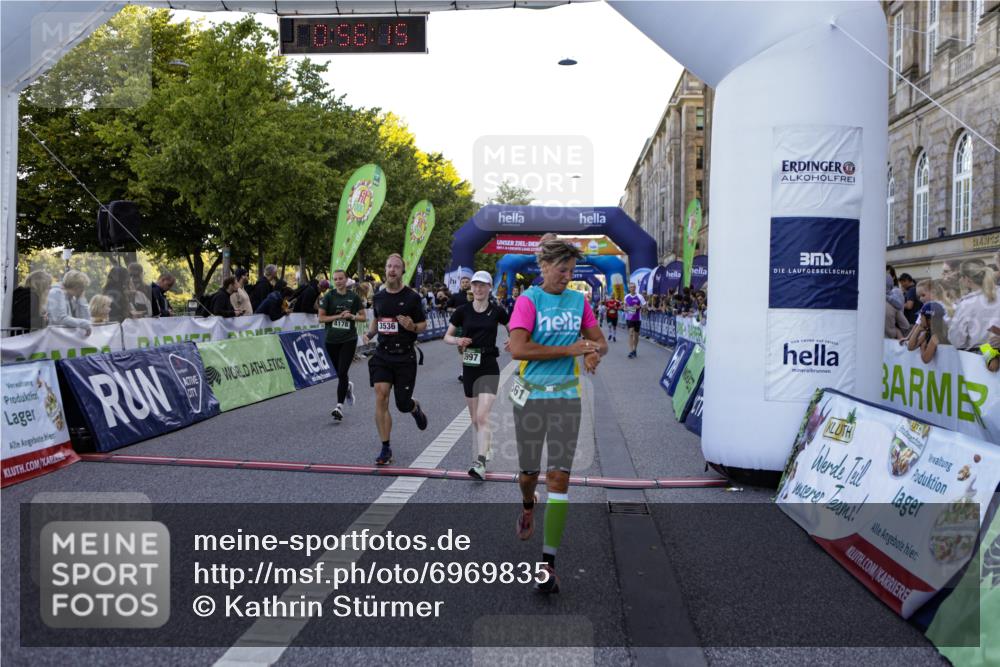 01.09.2024 - BARMER Alsterlauf Kathrin Stürmer Photography http://msf.ph/oto/6969835 01.09.2024 09:56:13 Ziel 2305, 2317, 2319, 2405, 2415, 2426, 2996, 3359, 3657, 3859, 3945, 4260, 4350, 4462, 4768, 4769, 5035, 5110, 5176, 5239, 5304, 8059, 2022, 2359, 2360, 2542, 2874, 2914, 3143, 3277, 3425, 3536, 3561, 3872, 3884, 3997, 4178, 4357, 4735, 4896, 8203 meine-sportfotos.de
