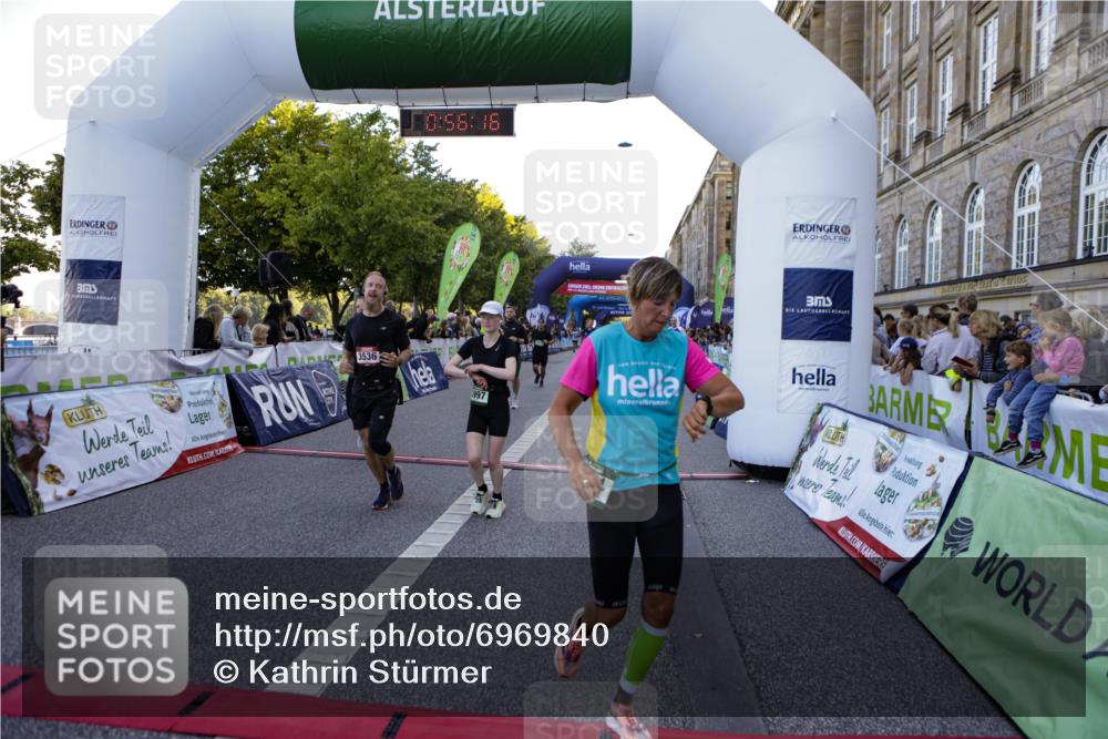 01.09.2024 - BARMER Alsterlauf Kathrin Stürmer Photography http://msf.ph/oto/6969840 01.09.2024 09:56:14 Ziel 2305, 2317, 2319, 2405, 2415, 2426, 2996, 3358, 3359, 3859, 3945, 4260, 4280, 4350, 4462, 4768, 4769, 5035, 5110, 5176, 5239, 8059, 2022, 2359, 2360, 2542, 2874, 2914, 3143, 3207, 3277, 3425, 3536, 3561, 3872, 3884, 3997, 4128, 4178, 4357, 4735, 4896, 8203 meine-sportfotos.de